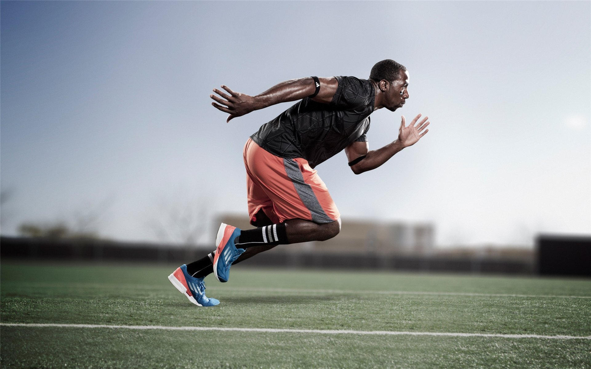 开云体育中国官网-巴雷特：凭借精确的传球和灵活的突破成为全黑队的攻击核心，巴雷特集锦